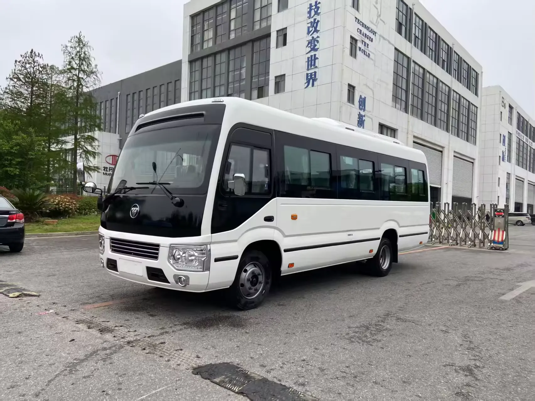 Mini Coach available with driver in Sri Lanka